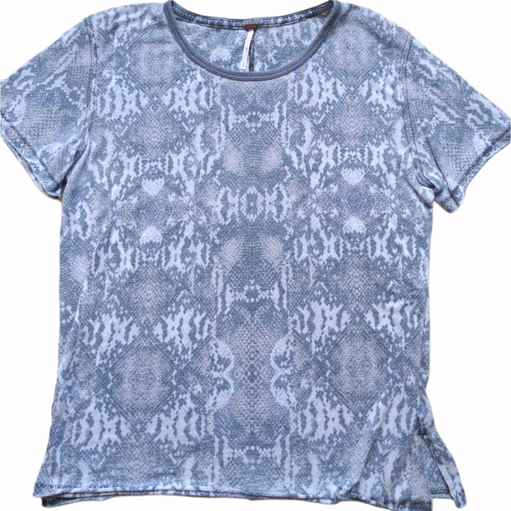 Free People Snake Print Tee-Shirt Size Extra Small